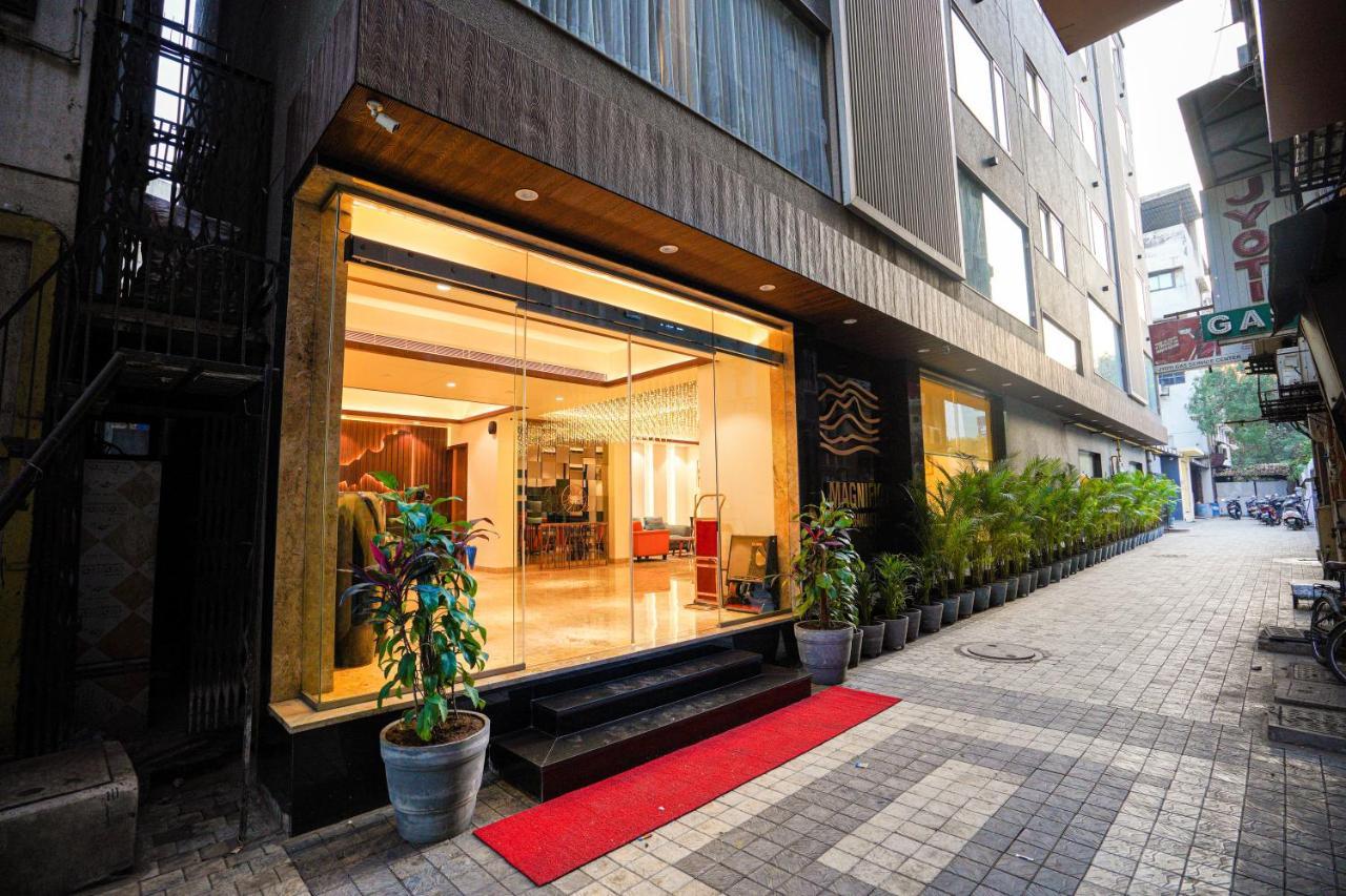 Hotel El Magnifico Сурат Екстериор снимка
